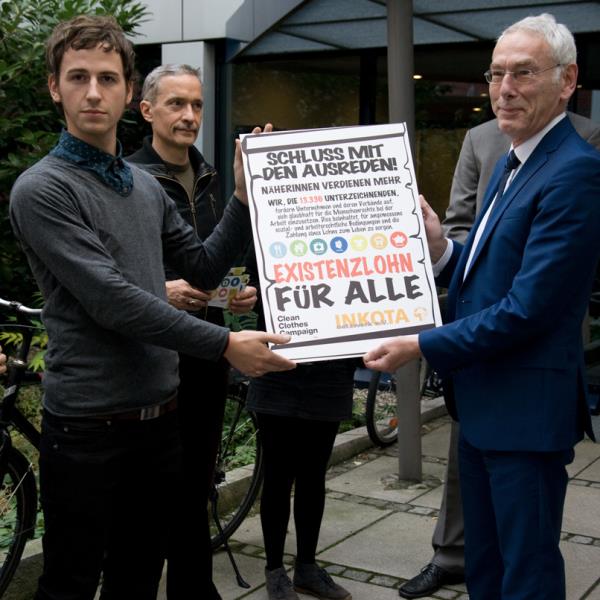 Berlin activists hand over call to action.