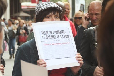 Parisian campaigners call for a living wage 